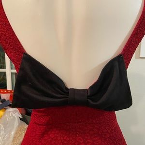 Low back bow tie